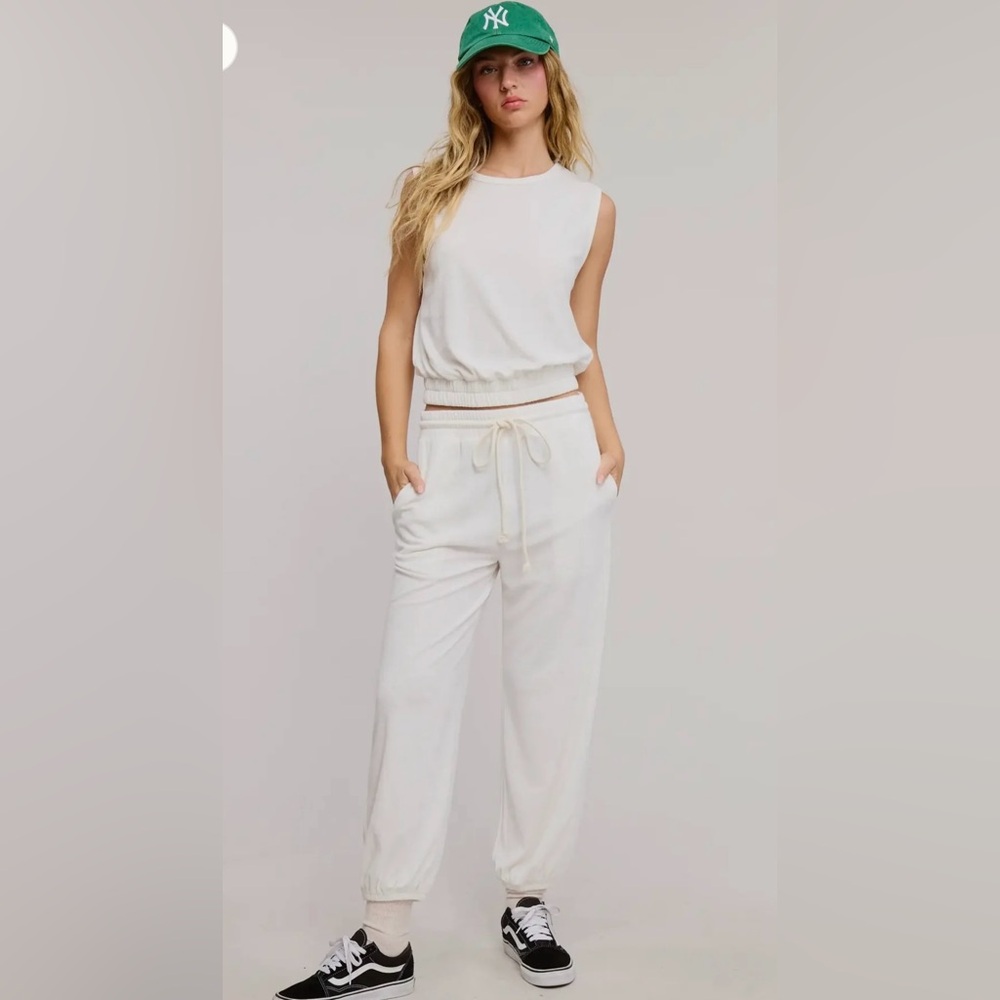Women's White Sleeveless Jumpsuit
